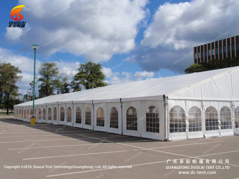 Standard size clear span tent for wedding party