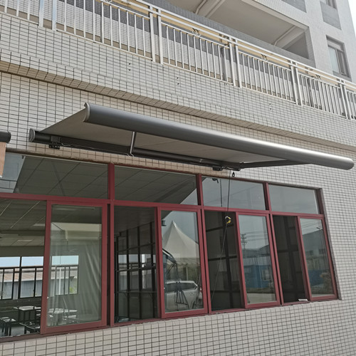 Spanish imported acrylic fabric vs. domestic polyester fabric: How to choose awning fabric?