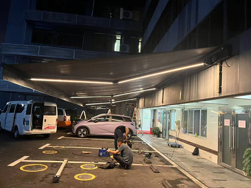 Awning design aesthetics: How do LED light strips create a nighttime atmosphere?