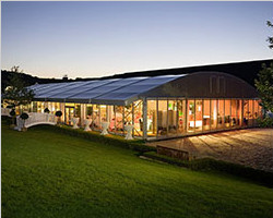 Curved roof design of arcum tent for party.