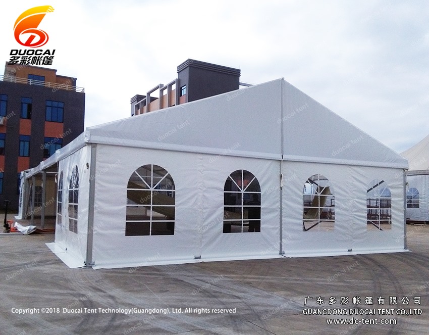 Outdoor commercial tent system with roof decoration