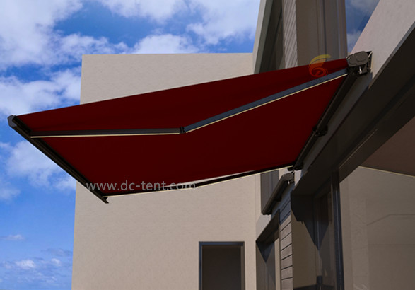 Full-box awnings vs. traditional retractable awnings: a comprehensive comparison of price, performance, and lifespan