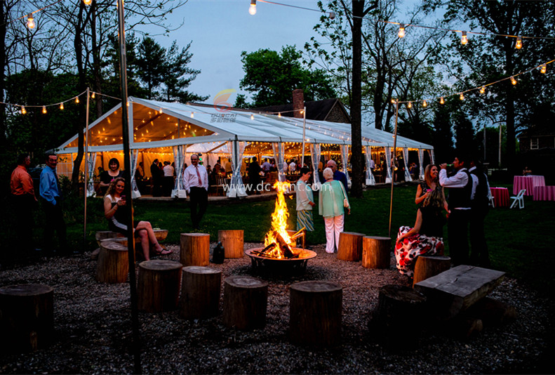 Transparent party tent: creating a dreamlike place for romantic proposal